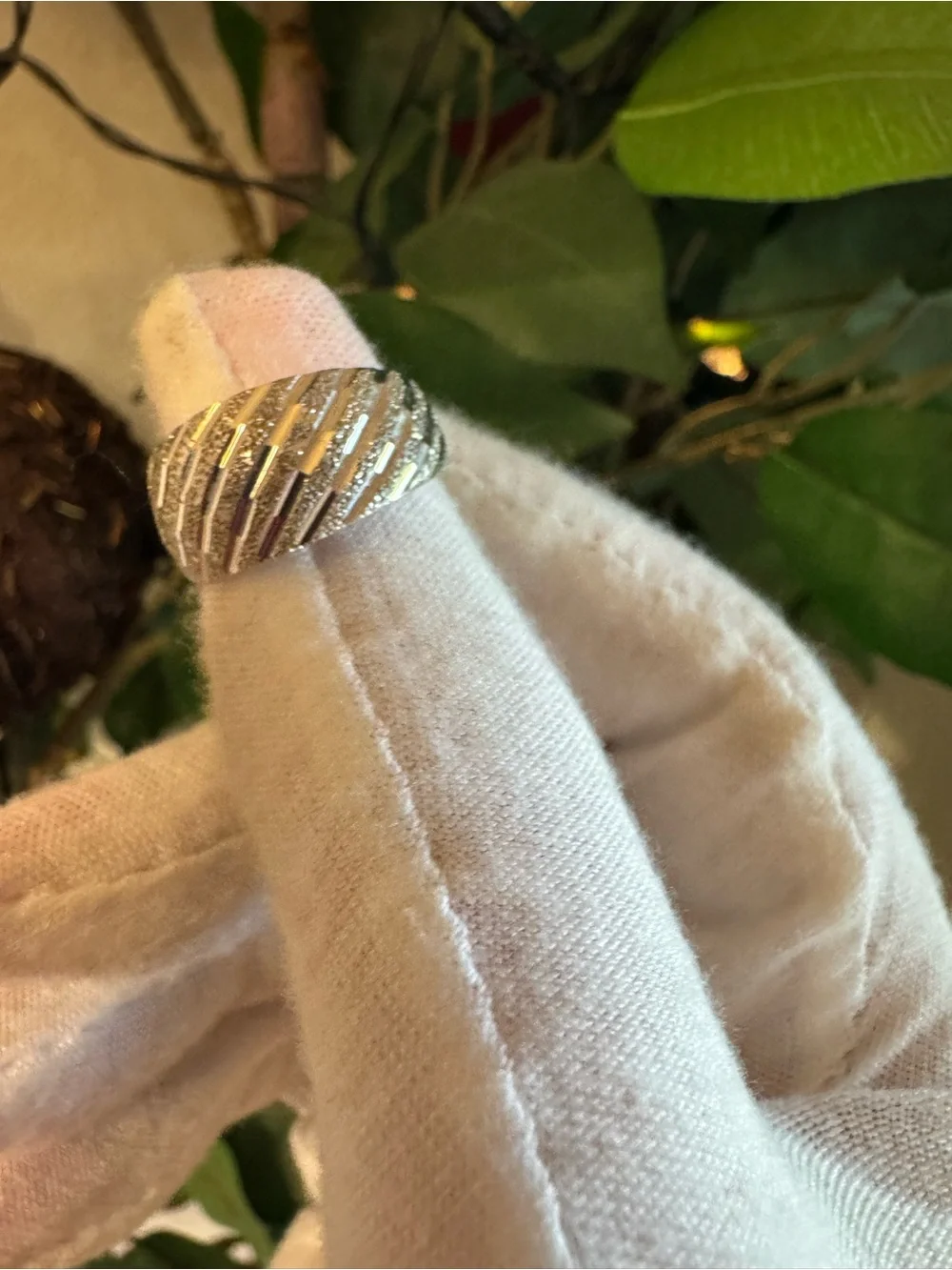 14k white gold vintage size 7 diamond 💎 accents